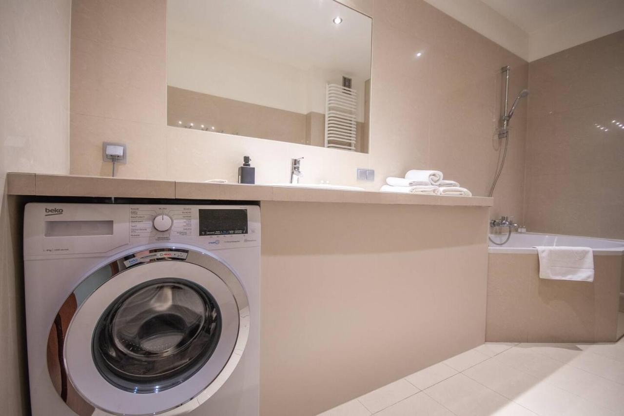 Inpoint 2-Bedrooms Apartment With Private Garden And Free Parking 克拉科夫 外观 照片